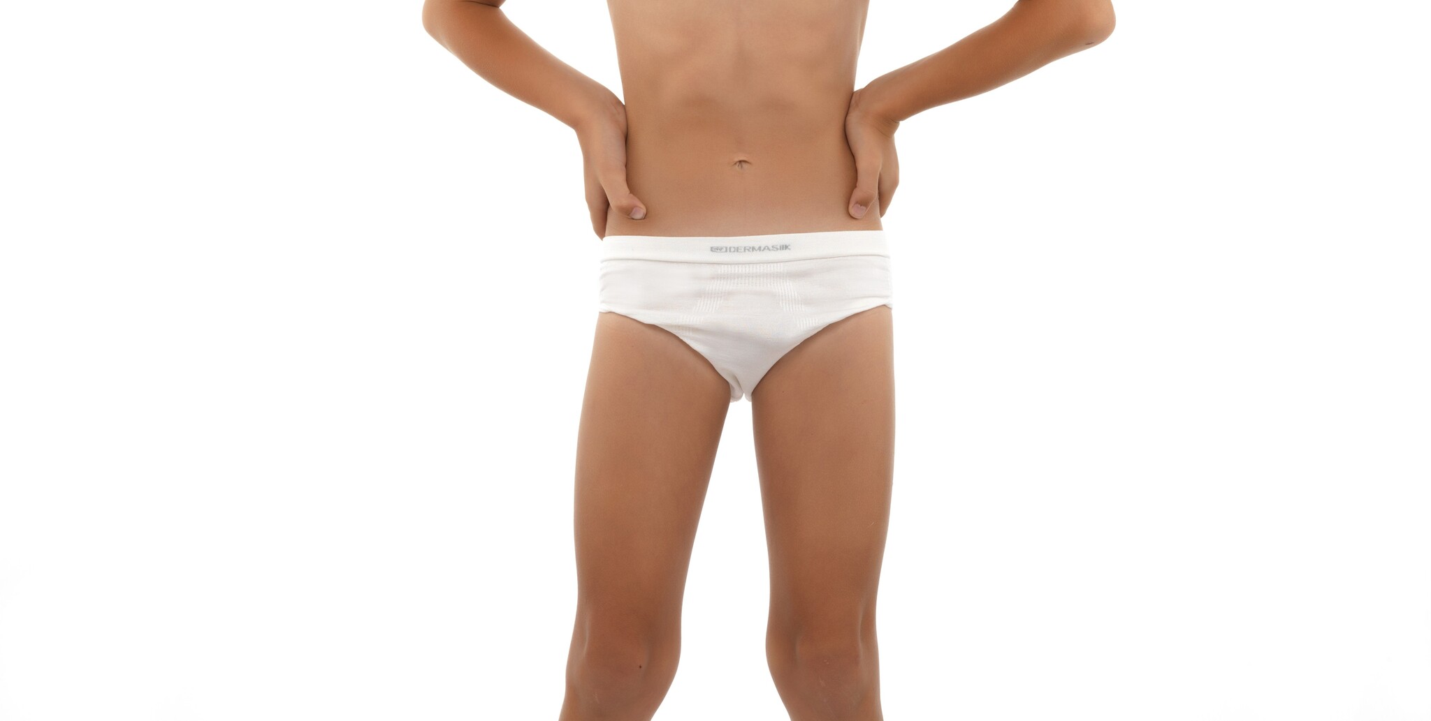 DermaSilk Jungen rutschen wegen intimer Probleme aus